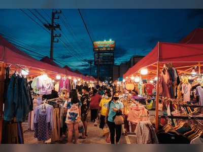 ตลาดนัดเจเจ กาญจนบุรี - amazingthailand.org