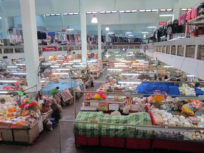 ตลาดต้นลำไย - amazingthailand.org