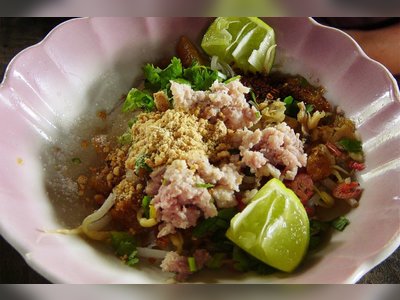 ก๋วยเตี๋ยวไทย ตาปุ้ย (Ta Puy Noodle) - amazingthailand.org