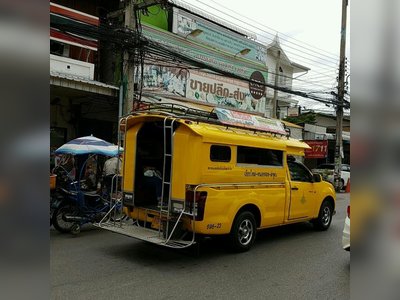 รถสองแถวเหลือง เชียงใหม่ - amazingthailand.org