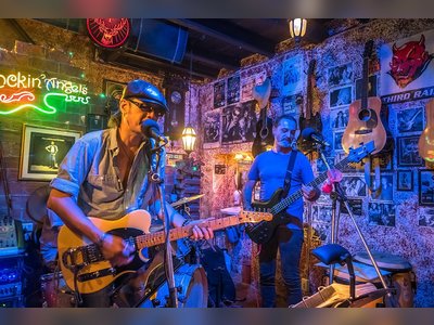 บาร์ Rockin’ Angels Blues Café - amazingthailand.org