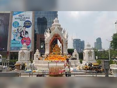 Ganesha Shrine in Bangkok - amazingthailand.org